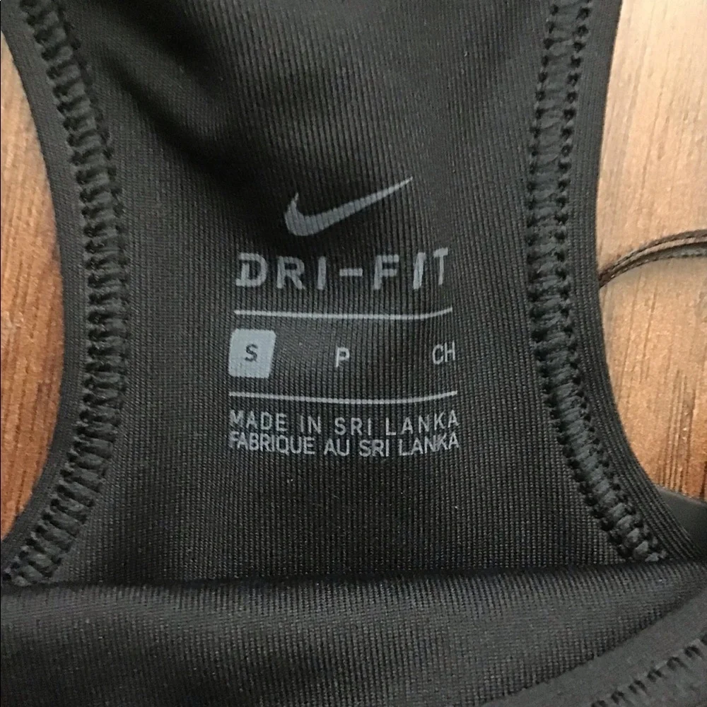 Nike sports bra women’s size small new with tags - Picture 2 of 3